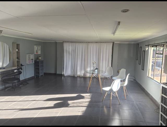 4 BEDROOM HOUSE TO LET IN VANDERBIJLPARK SW 5